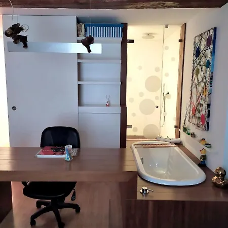 With One Bedroom In Bilbo With Wifi Apartment